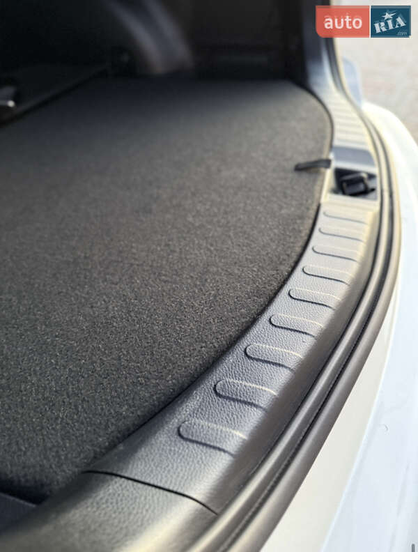 Позашляховик / Кросовер Toyota RAV4 2016 в Одесі