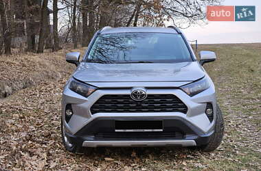 Позашляховик / Кросовер Toyota RAV4 2019 в Івано-Франківську