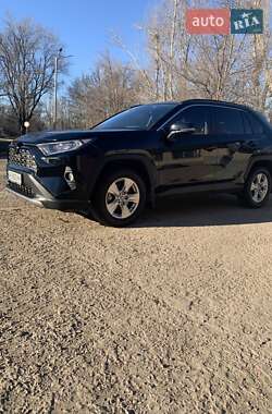 Позашляховик / Кросовер Toyota RAV4 2021 в Кривому Розі