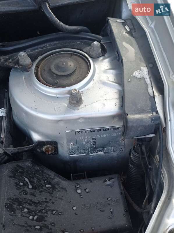 Позашляховик / Кросовер Toyota RAV4 2004 в Володимирі
