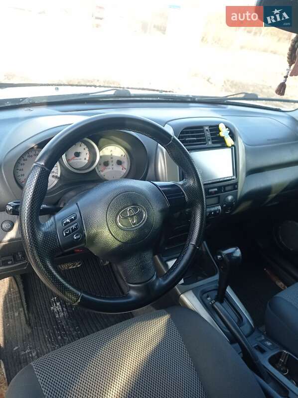 Позашляховик / Кросовер Toyota RAV4 2004 в Володимирі