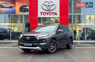 Внедорожник / Кроссовер Toyota RAV4 2023 в Ивано-Франковске