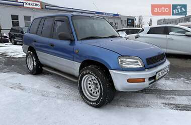 Внедорожник / Кроссовер Toyota RAV4 1996 в Киеве