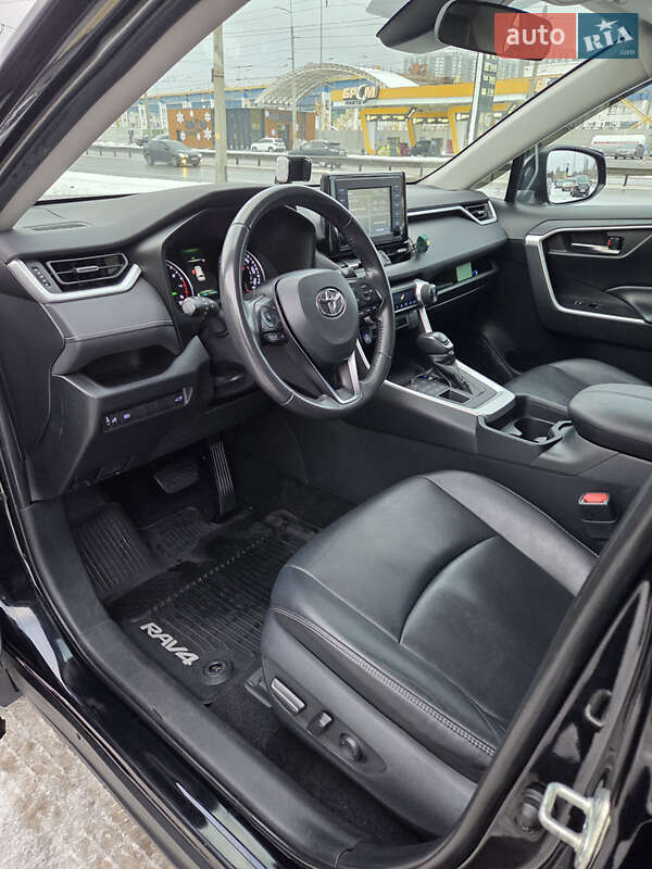Позашляховик / Кросовер Toyota RAV4 2019 в Києві