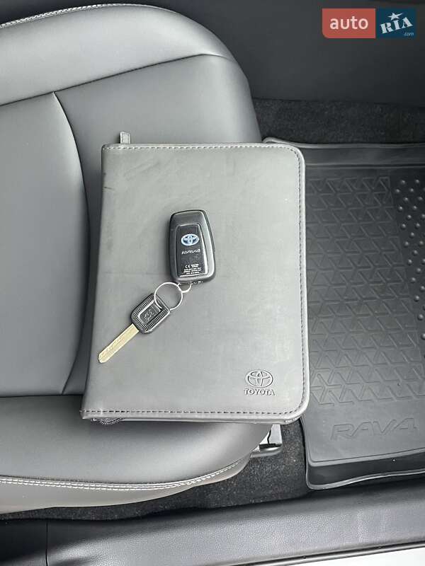 Позашляховик / Кросовер Toyota RAV4 2022 в Вінниці