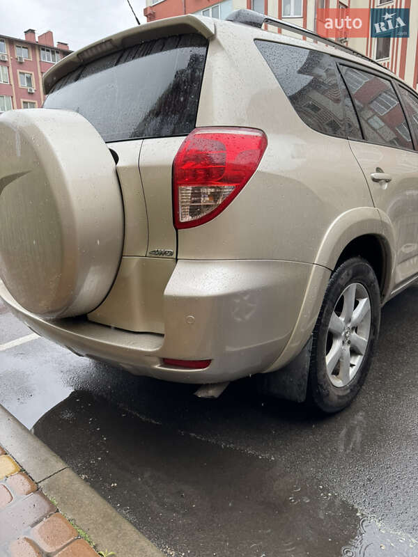 Внедорожник / Кроссовер Toyota RAV4 2007 в Киеве