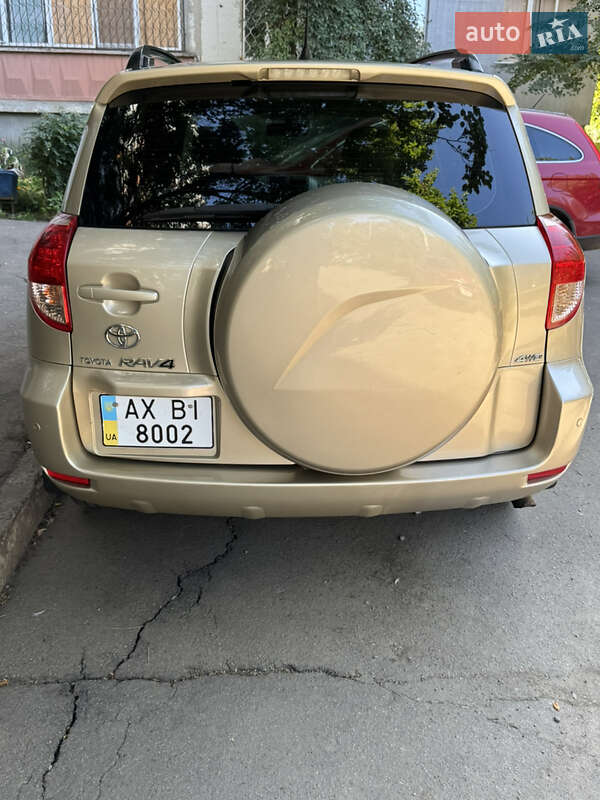 Внедорожник / Кроссовер Toyota RAV4 2007 в Киеве