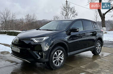 Внедорожник / Кроссовер Toyota RAV4 2018 в Тячеве