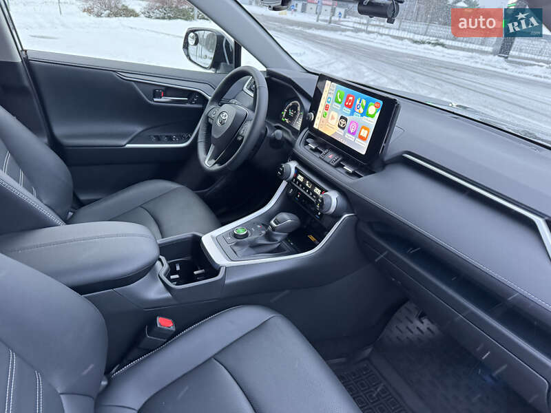 Позашляховик / Кросовер Toyota RAV4 2024 в Києві