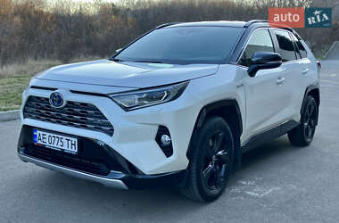 Внедорожник / Кроссовер Toyota RAV4 2020 в Киеве