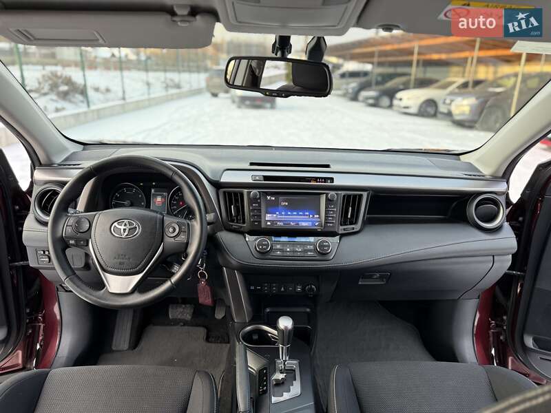Позашляховик / Кросовер Toyota RAV4 2017 в Вінниці