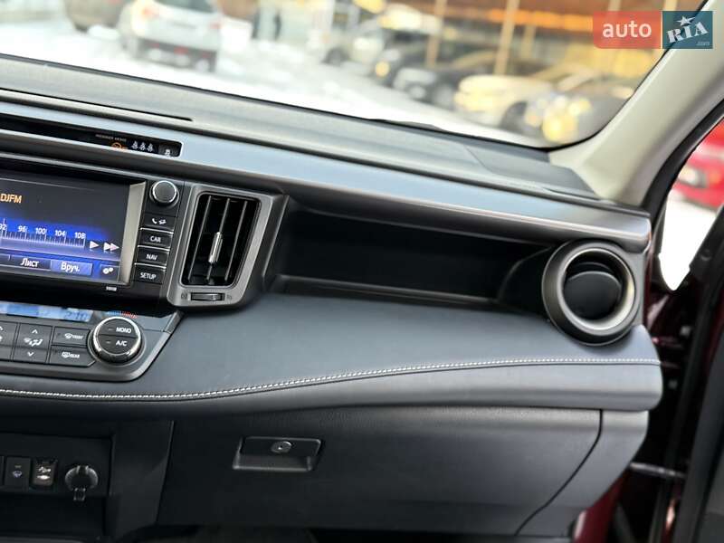Позашляховик / Кросовер Toyota RAV4 2017 в Вінниці