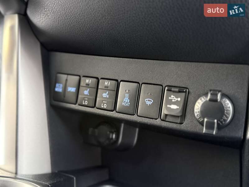 Позашляховик / Кросовер Toyota RAV4 2017 в Вінниці