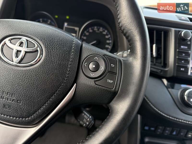 Позашляховик / Кросовер Toyota RAV4 2017 в Вінниці