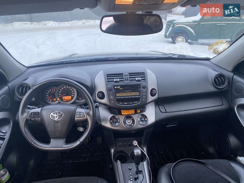 Позашляховик / Кросовер Toyota RAV4 2010 в Києві