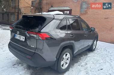 Внедорожник / Кроссовер Toyota RAV4 2021 в Хмельницком
