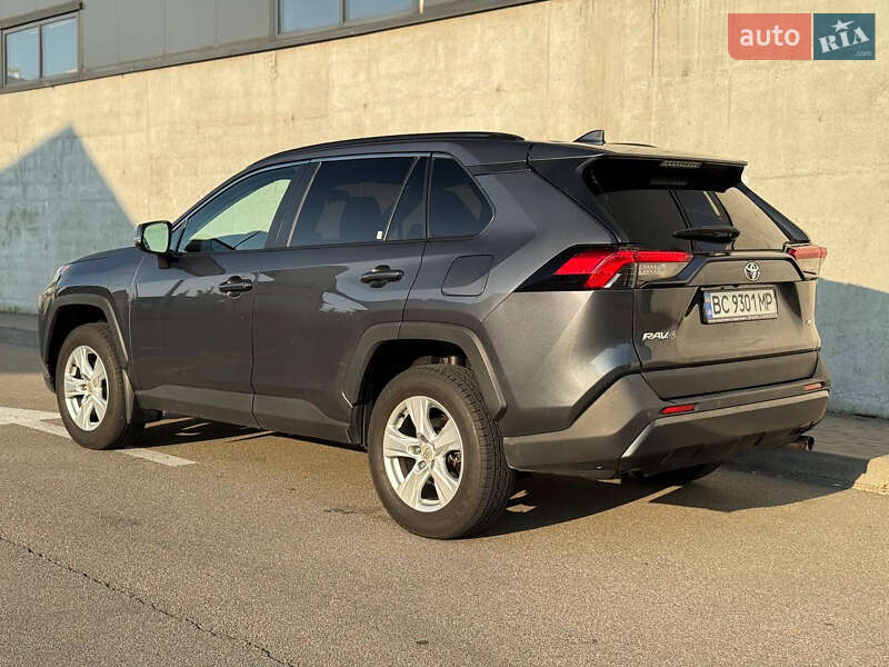 Позашляховик / Кросовер Toyota RAV4 2019 в Києві