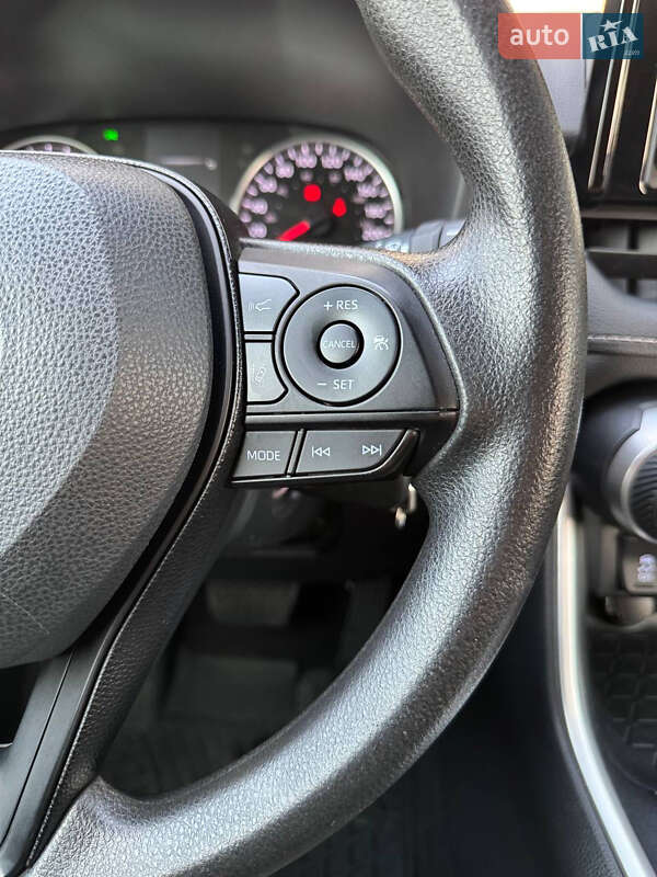 Позашляховик / Кросовер Toyota RAV4 2019 в Києві