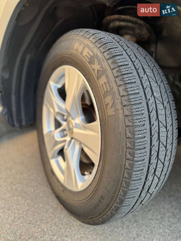 Позашляховик / Кросовер Toyota RAV4 2019 в Києві