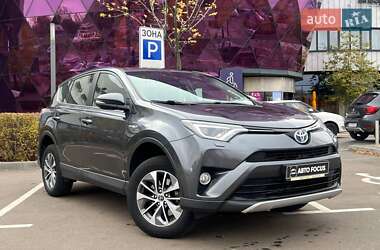 Позашляховик / Кросовер Toyota RAV4 2016 в Києві