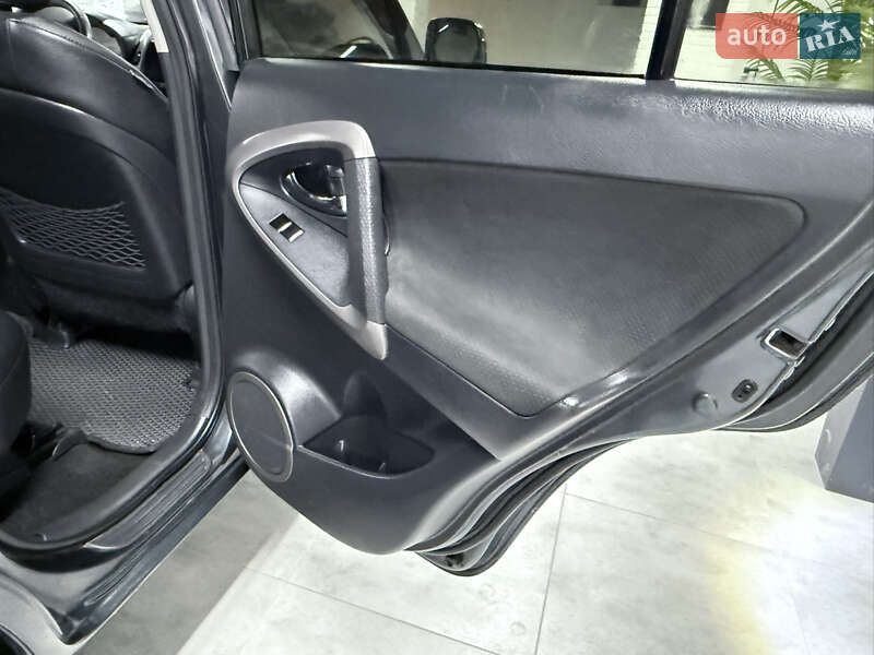 Внедорожник / Кроссовер Toyota RAV4 2007 в Одессе