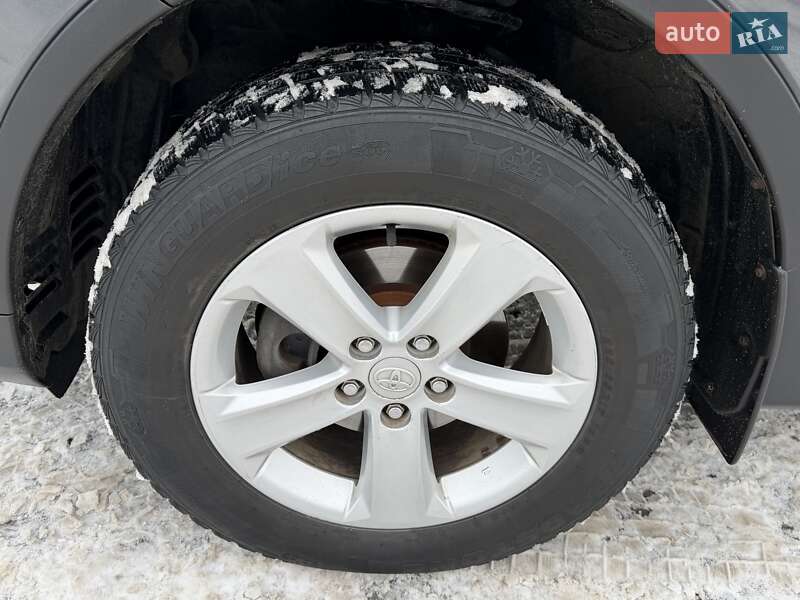 Позашляховик / Кросовер Toyota RAV4 2013 в Києві