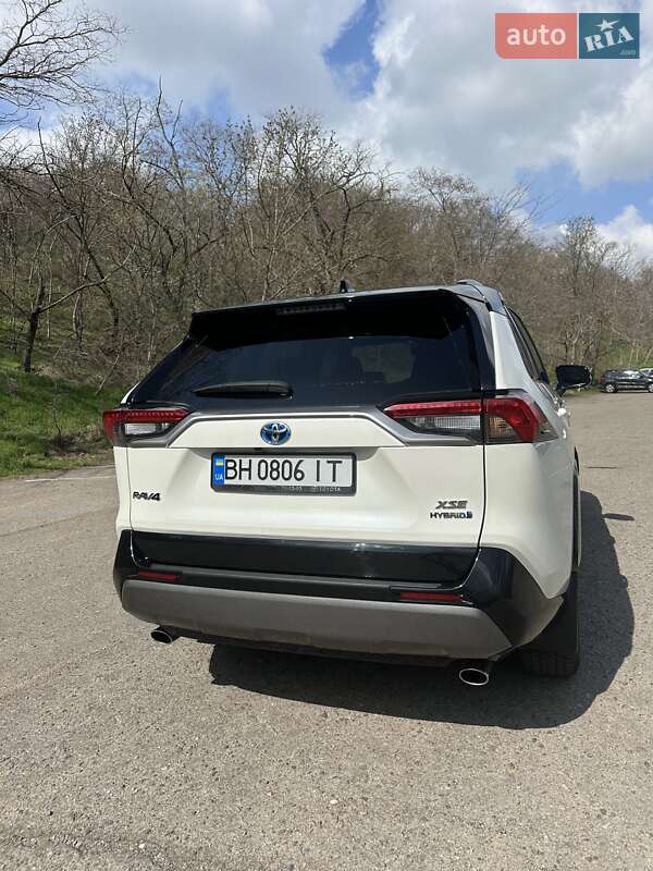Позашляховик / Кросовер Toyota RAV4 2021 в Одесі