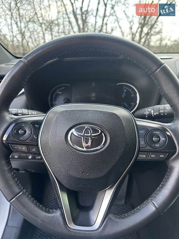 Позашляховик / Кросовер Toyota RAV4 2021 в Одесі