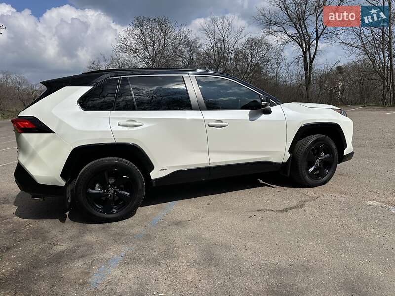 Позашляховик / Кросовер Toyota RAV4 2021 в Одесі