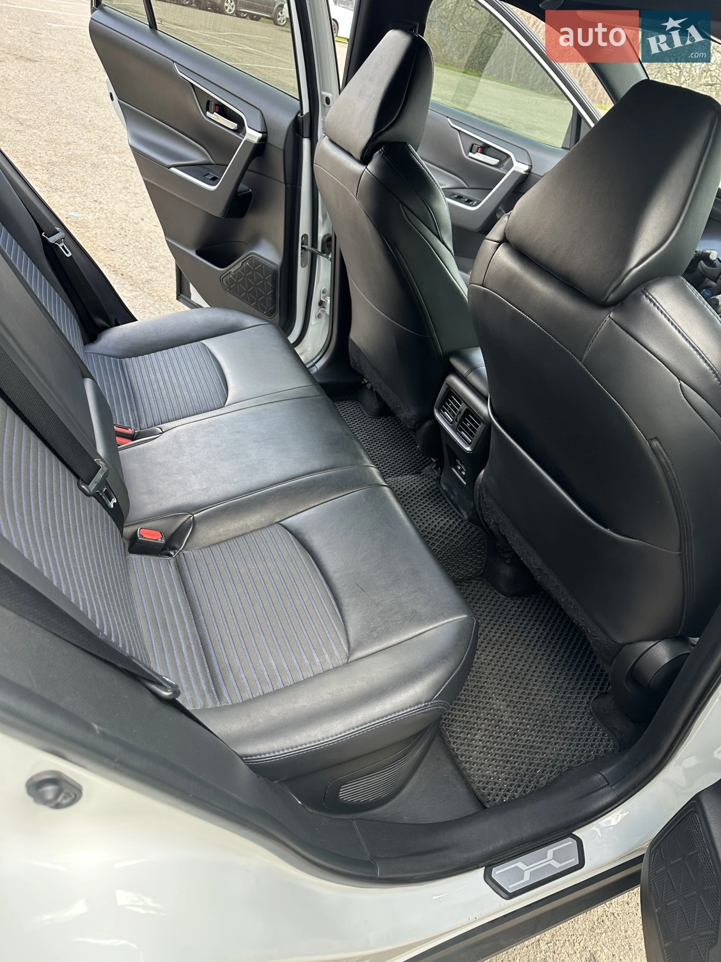 2021 Toyota RAV 4 - мініатюра 21
