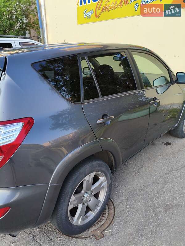 Внедорожник / Кроссовер Toyota RAV4 2009 в Кривом Роге