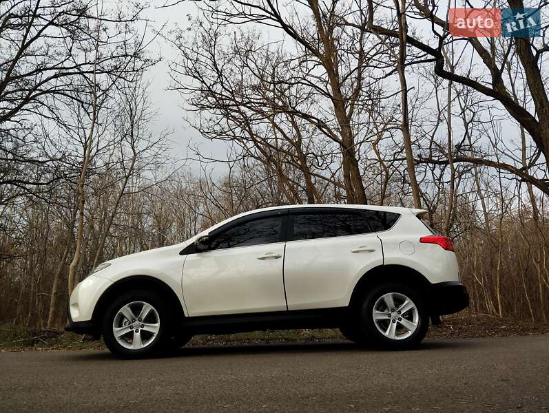 Позашляховик / Кросовер Toyota RAV4 2013 в Одесі
