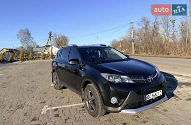 Позашляховик / Кросовер Toyota RAV4 2015 в Мостиській