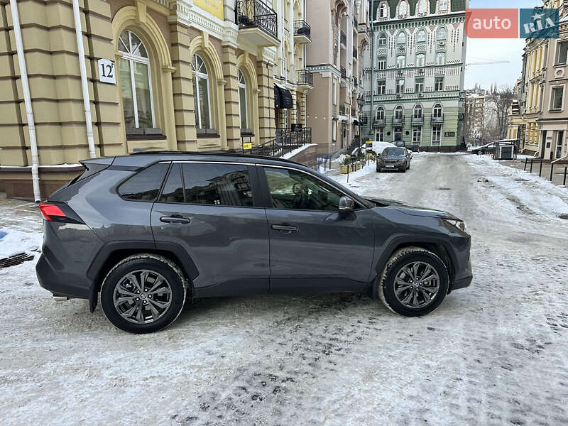 Внедорожник / Кроссовер Toyota RAV4 2023 в Киеве
