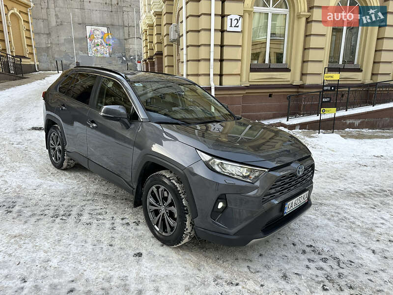 Внедорожник / Кроссовер Toyota RAV4 2023 в Киеве