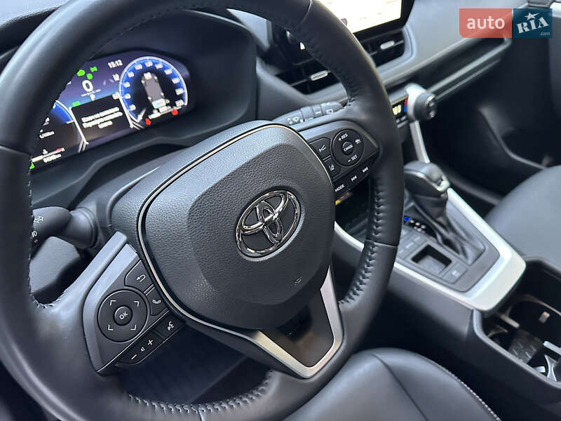 Внедорожник / Кроссовер Toyota RAV4 2023 в Киеве
