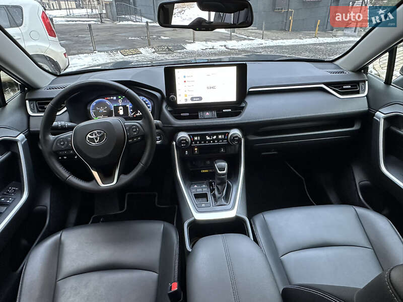 Внедорожник / Кроссовер Toyota RAV4 2023 в Киеве
