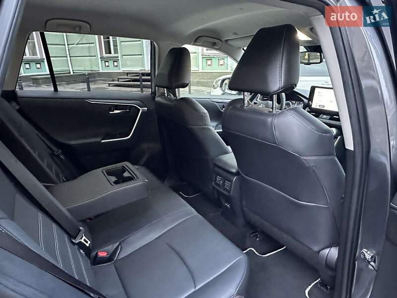 Внедорожник / Кроссовер Toyota RAV4 2023 в Киеве
