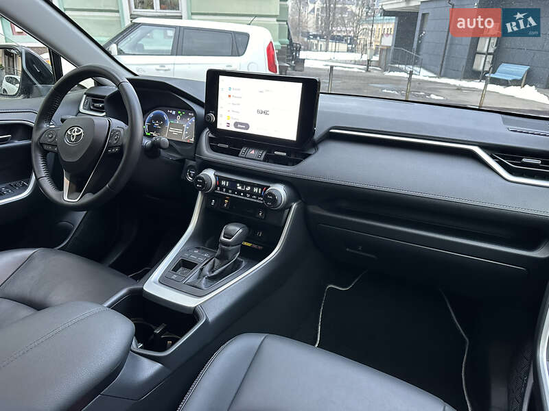 Внедорожник / Кроссовер Toyota RAV4 2023 в Киеве