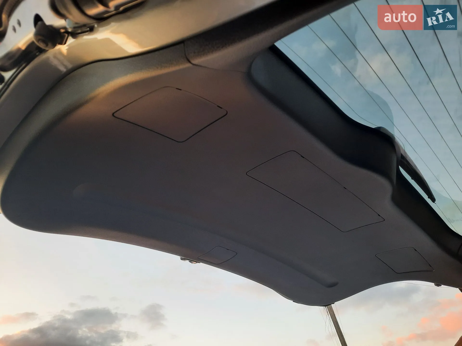 2017 Toyota RAV 4 - мініатюра 92