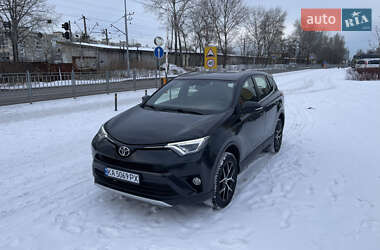 Позашляховик / Кросовер Toyota RAV4 2016 в Києві