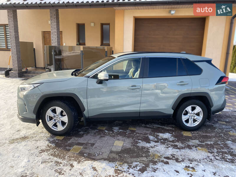 Позашляховик / Кросовер Toyota RAV4 2020 в Львові фото 7 Позашляховик / Кросовер Toyota RAV4 2020 в Львові