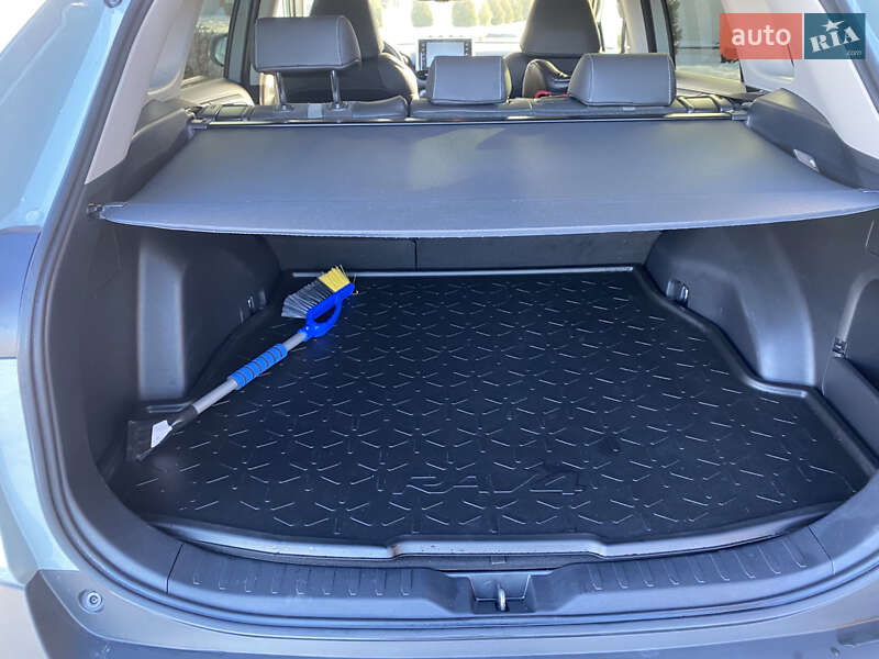 Позашляховик / Кросовер Toyota RAV4 2020 в Львові фото 13 Позашляховик / Кросовер Toyota RAV4 2020 в Львові