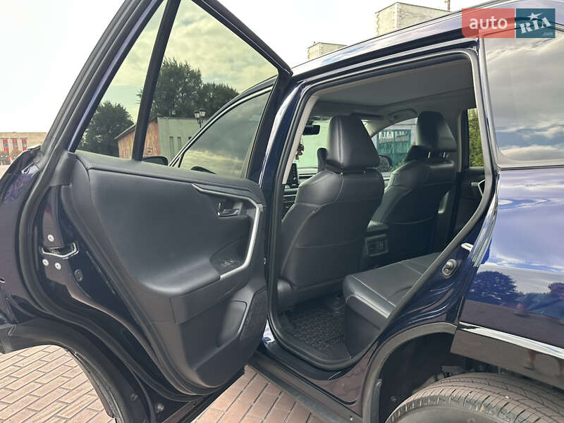 Внедорожник / Кроссовер Toyota RAV4 2021 в Днепре фото 24 Внедорожник / Кроссовер Toyota RAV4 2021 в Днепре