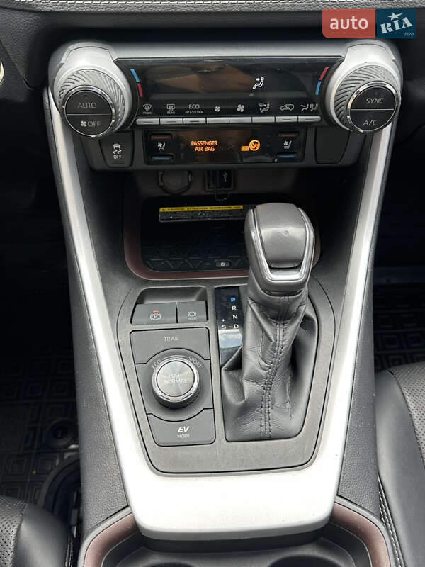 Внедорожник / Кроссовер Toyota RAV4 2021 в Днепре фото 42 Внедорожник / Кроссовер Toyota RAV4 2021 в Днепре