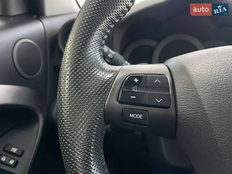 Позашляховик / Кросовер Toyota RAV4 2011 в Києві фото 22 Позашляховик / Кросовер Toyota RAV4 2011 в Києві