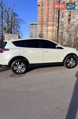 Позашляховик / Кросовер Toyota RAV4 2016 в Києві