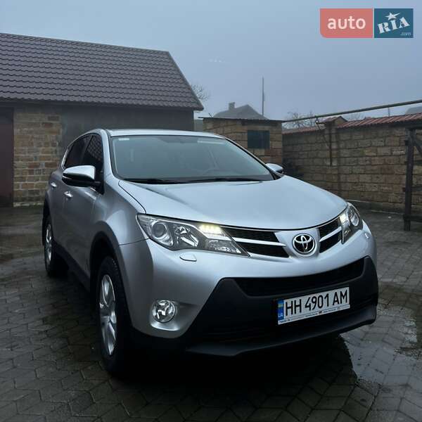 Внедорожник / Кроссовер Toyota RAV4 2013 в Раздельной