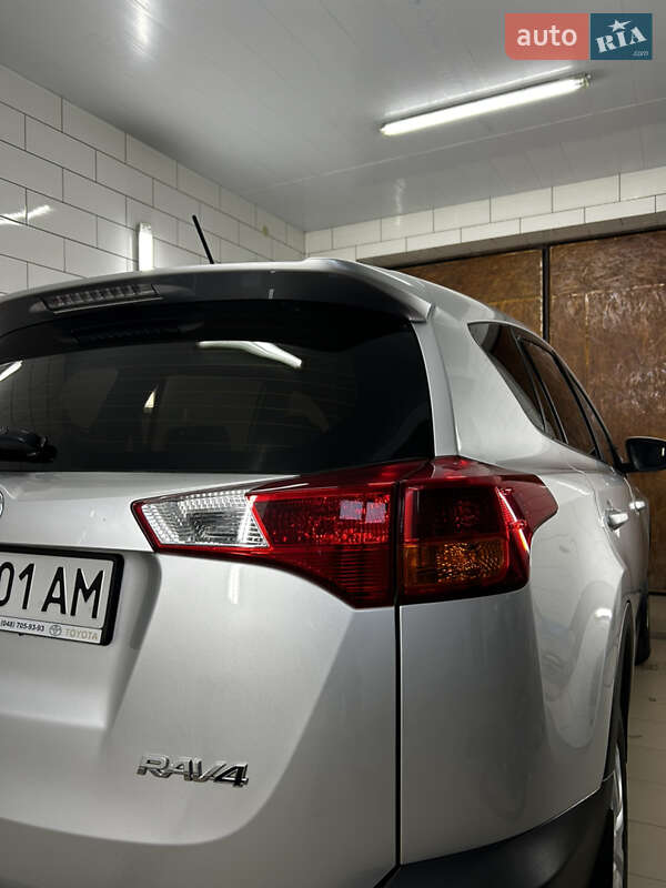 Внедорожник / Кроссовер Toyota RAV4 2013 в Раздельной