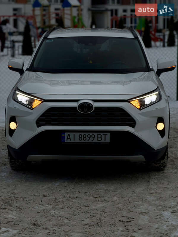Позашляховик / Кросовер Toyota RAV4 2020 в Києві